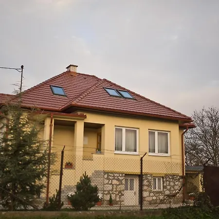 Holiday home Slovakia; Space, Tranquility And Plenty Of Opportunities! Be Welcome In Strawberry House! Brzotin
